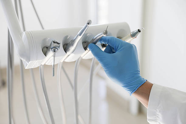 Professional Emergency Dentist technician working in Juno Ridge, FL